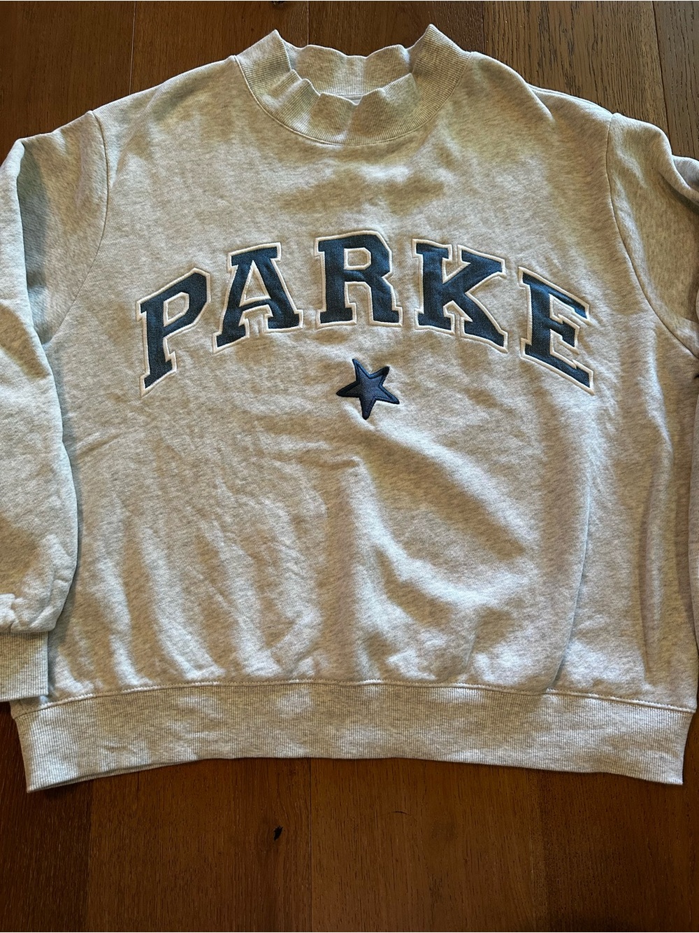PARKE varsity Star Mockneck Sweatshirt with blue Appliqué Star large XL